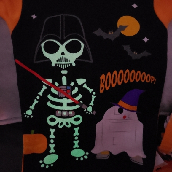 Star Wars Halloween PJs glow in the dark PJs - Picture 5 of 5